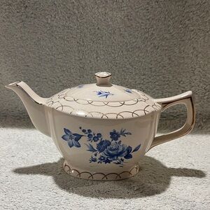 Vintage Elegant Blue Floral Teapot